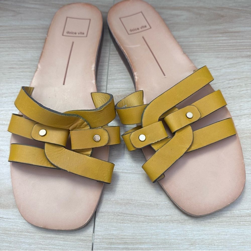 Dolce Vita Leather Sandals‎